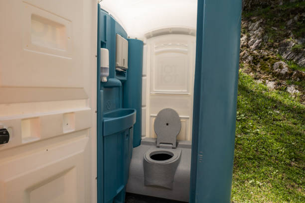 Best Portable bathroom rental  in Fort Washakie, WY